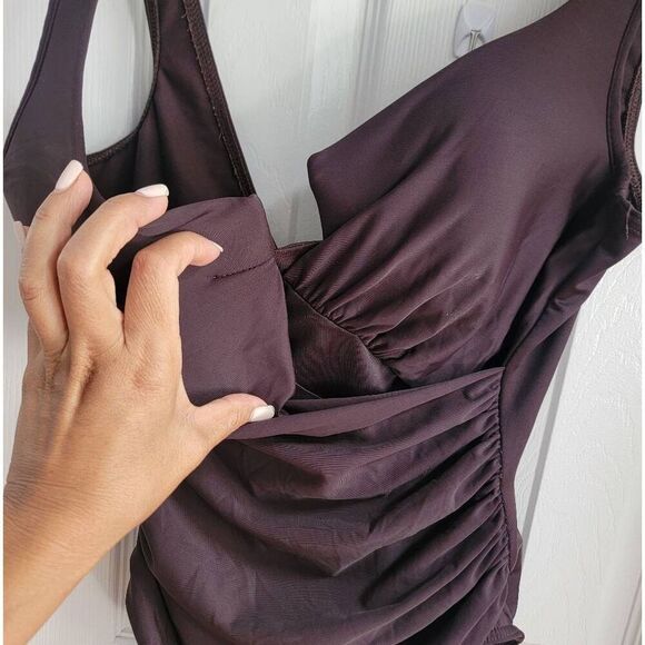 MiracleSuit Tummy Control Ruched OnePiece 14 - Picture 4 of 11